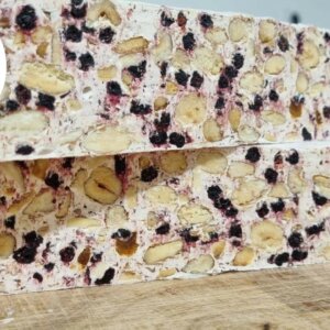 Nougat artisanal aux myrtilles sauvages riche en fruits